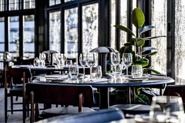 Elegant dining area at Bread Street Kitchen, perfect for upscale events and corporate meetings.