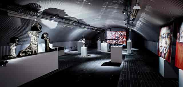Contemporary art space with sculptural installations for events and exhibitions.