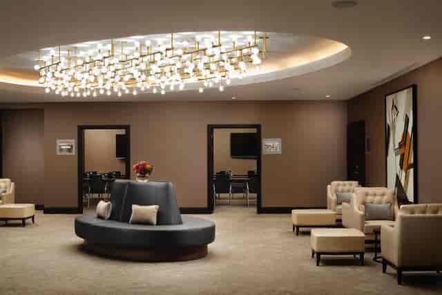 Blackfriars Boardroom at Hilton London Bankside, modern design for meetings and networking.