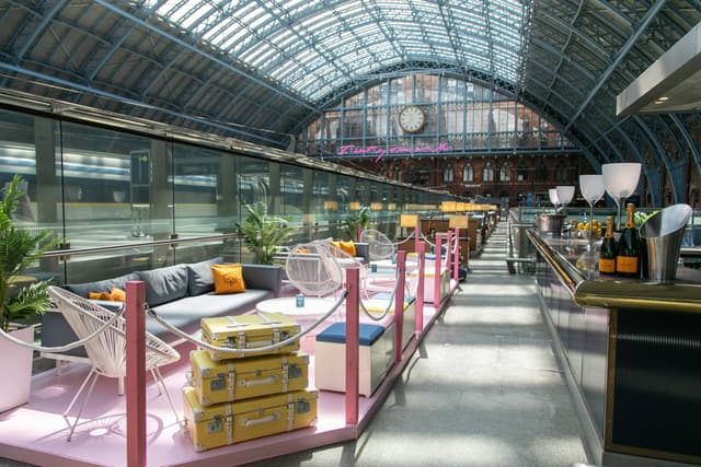 St Pancras Brasserie and Champagne Bar by Searcys
