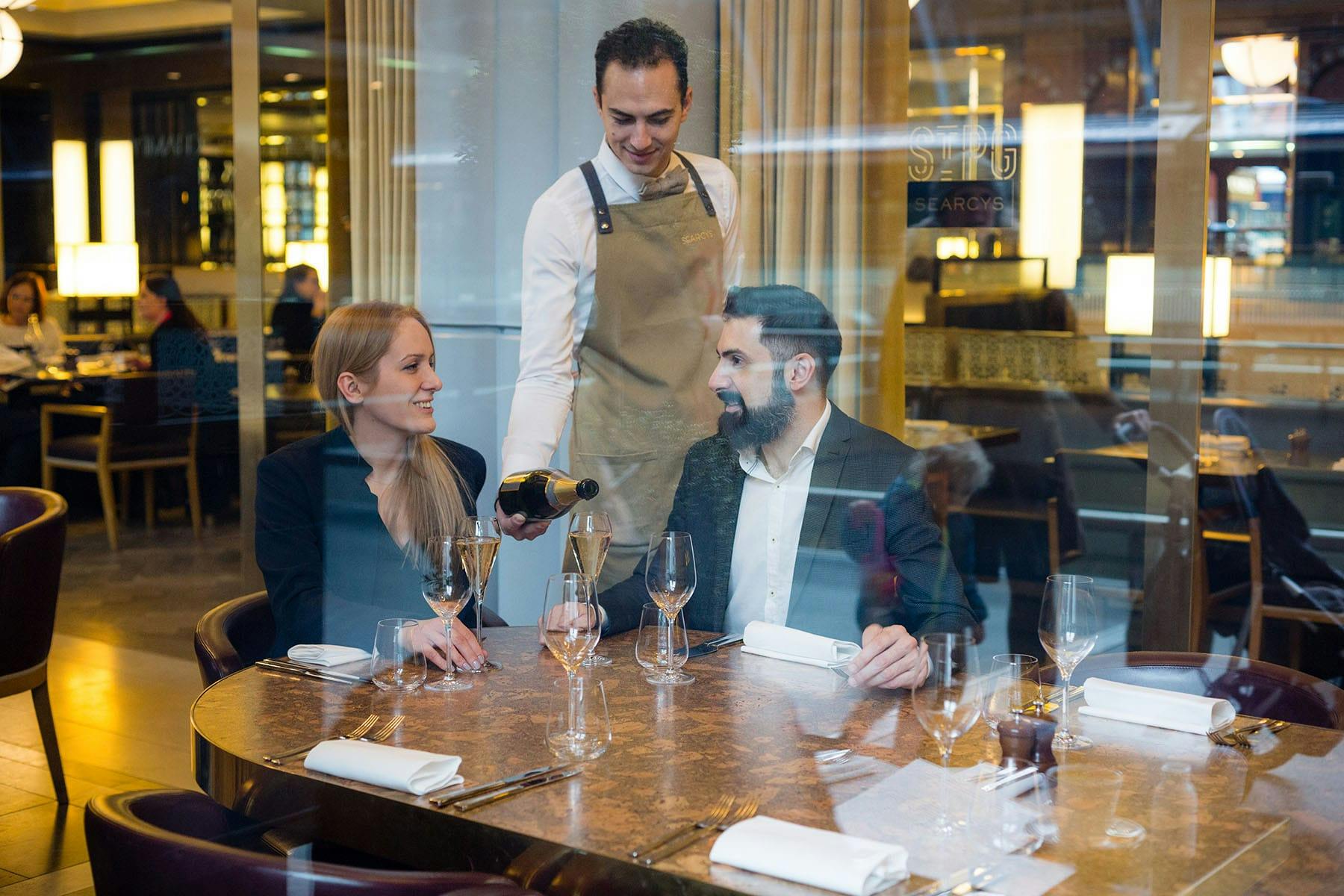 Elegant Champagne Bar at St Pancras for corporate meetings and private events.