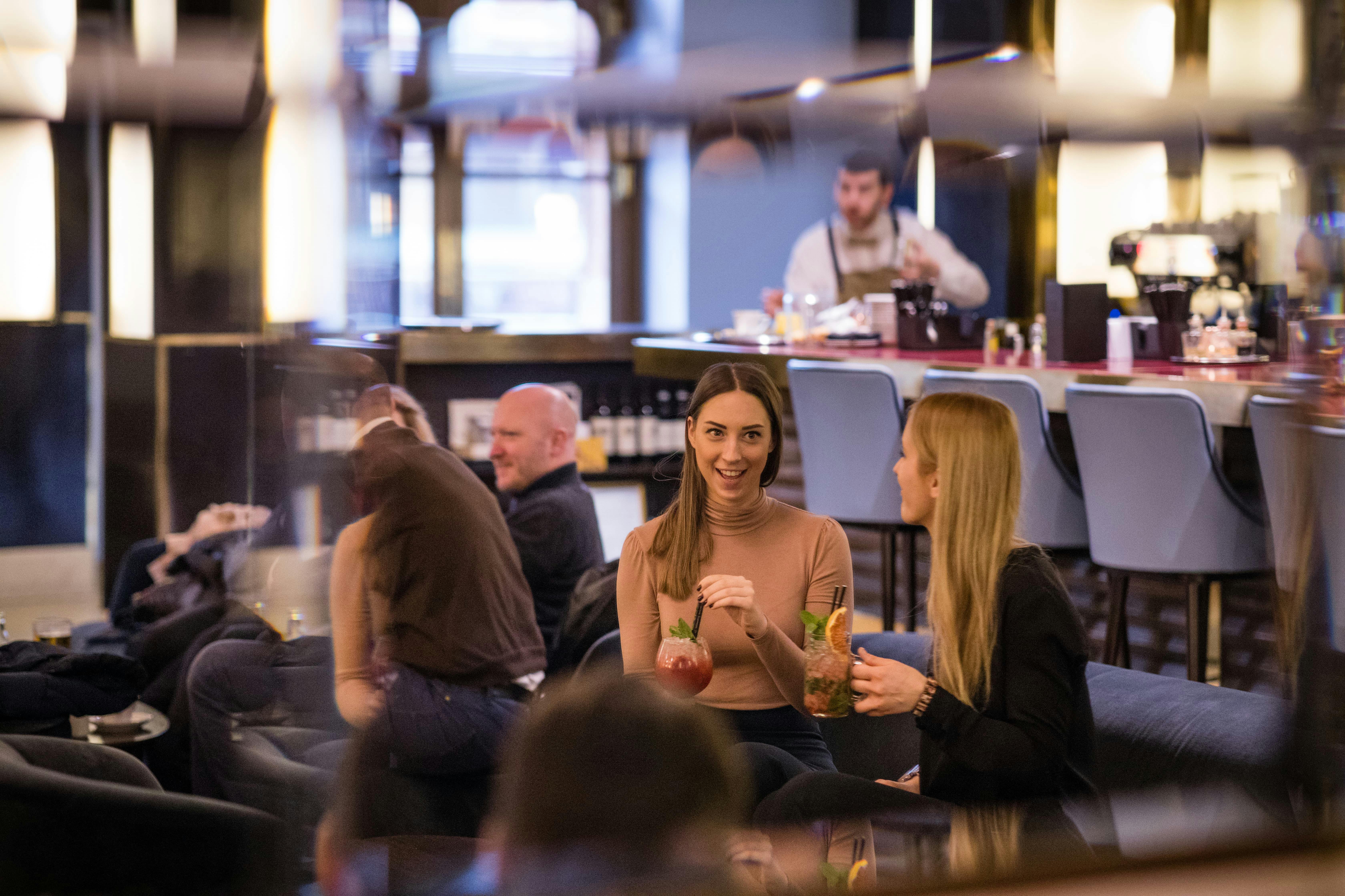 Champagne Bar at St Pancras: stylish venue for networking events and gatherings.
