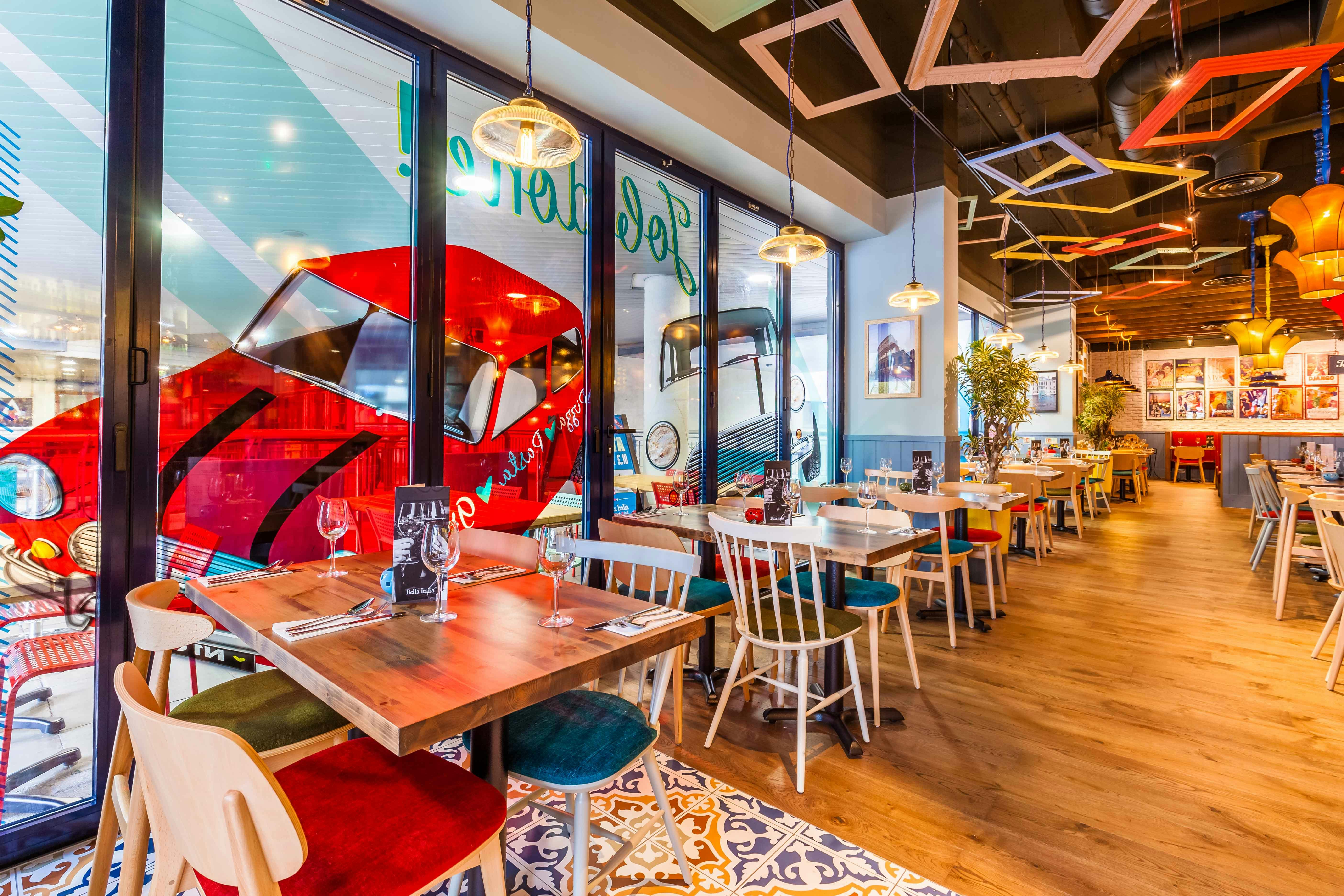 Vibrant Angelo Snug restaurant in Islington, ideal for networking events and team lunches.