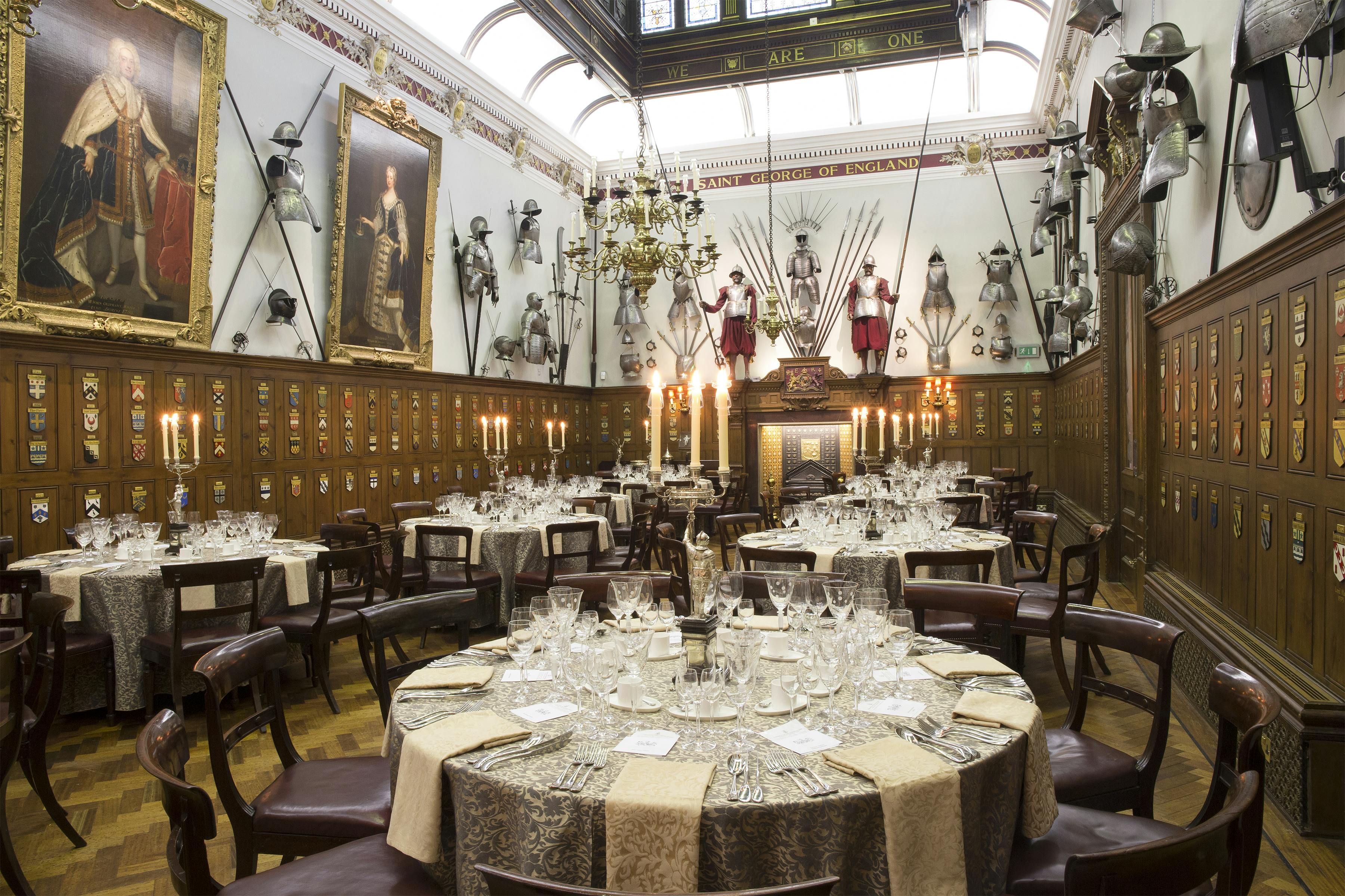 Elegant banquet hall with ornate decor, ideal for gala dinners and corporate events.