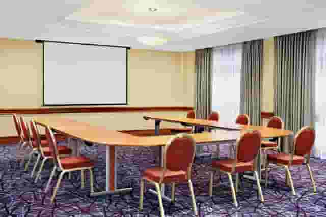 Sheraton Skyline Hotel London Heathrow