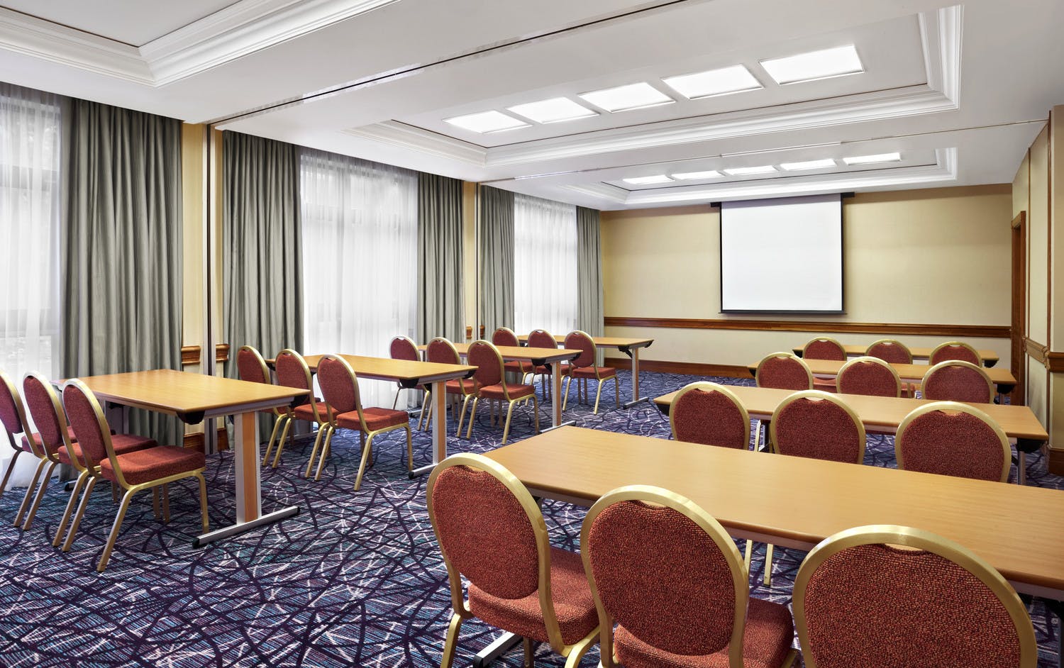 Pacific Suite at Sheraton Skyline Hotel, versatile meeting room for workshops and presentations.