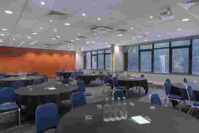 Holiday Inn London Kensington Forum