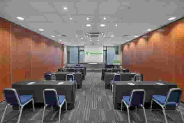 Holiday Inn London Kensington Forum