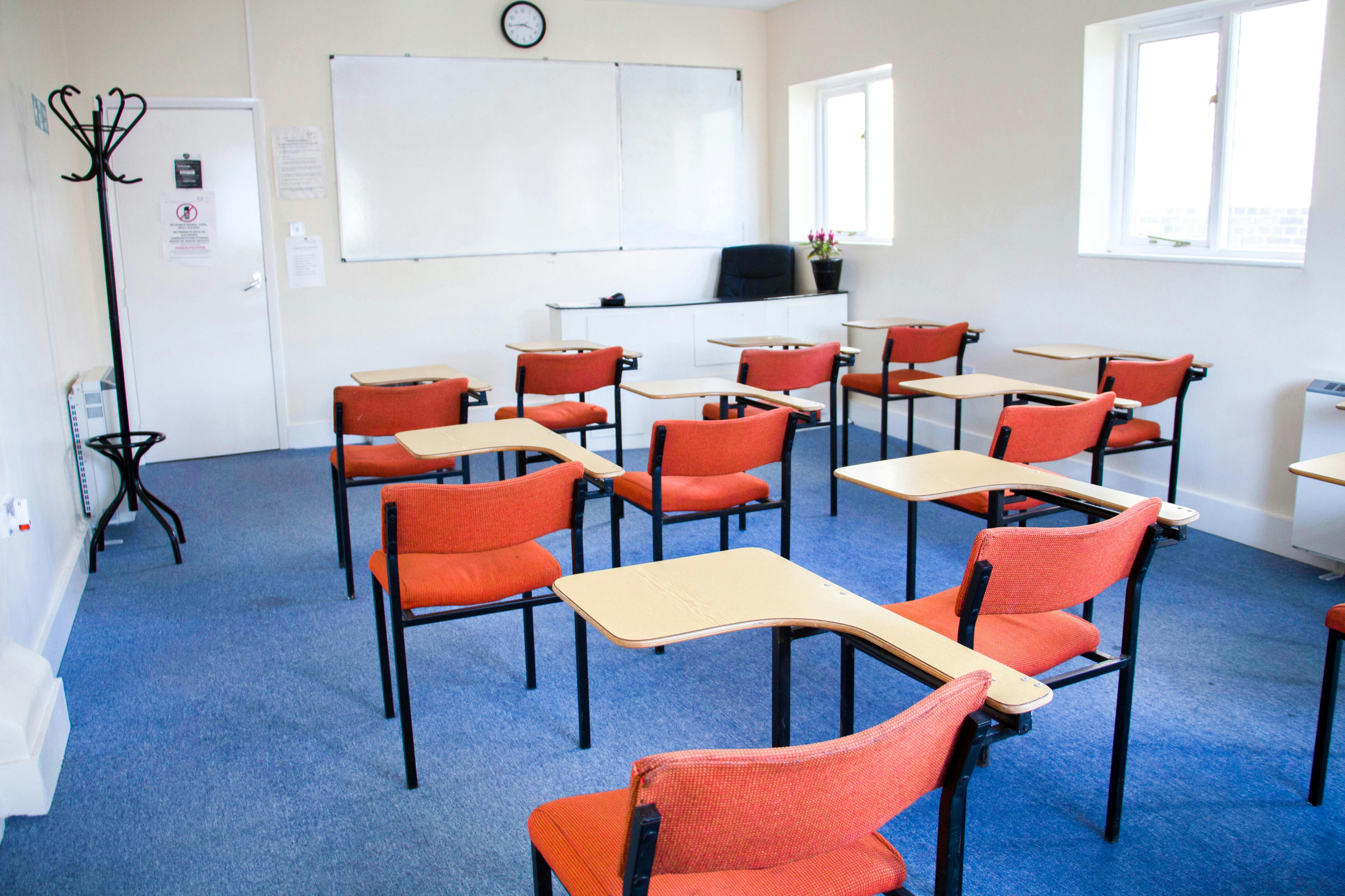 Meeting Room 101 at North London College, ideal for training sessions with flexible seating.