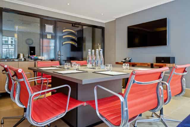Private Suite 6