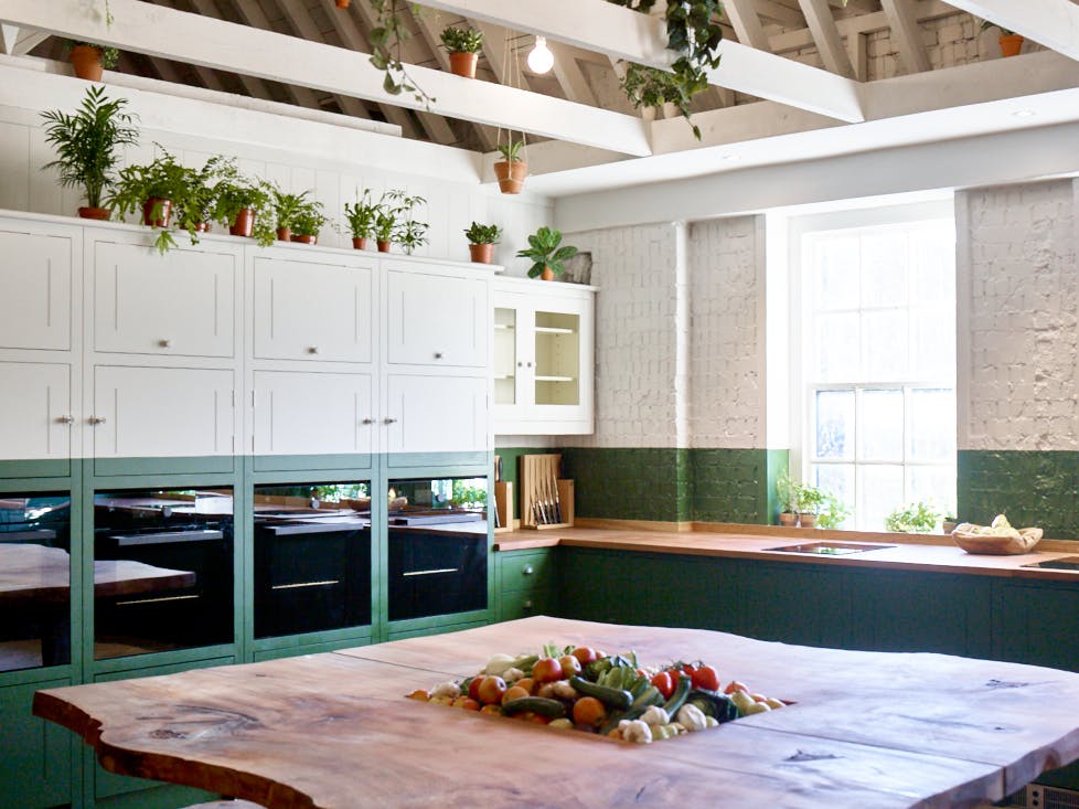 B&H Kitchen: spacious countertop in a bright venue for culinary workshops and cooking classes.