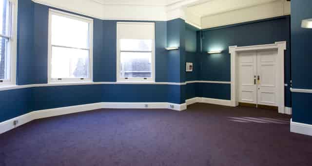 Medium Committee Room