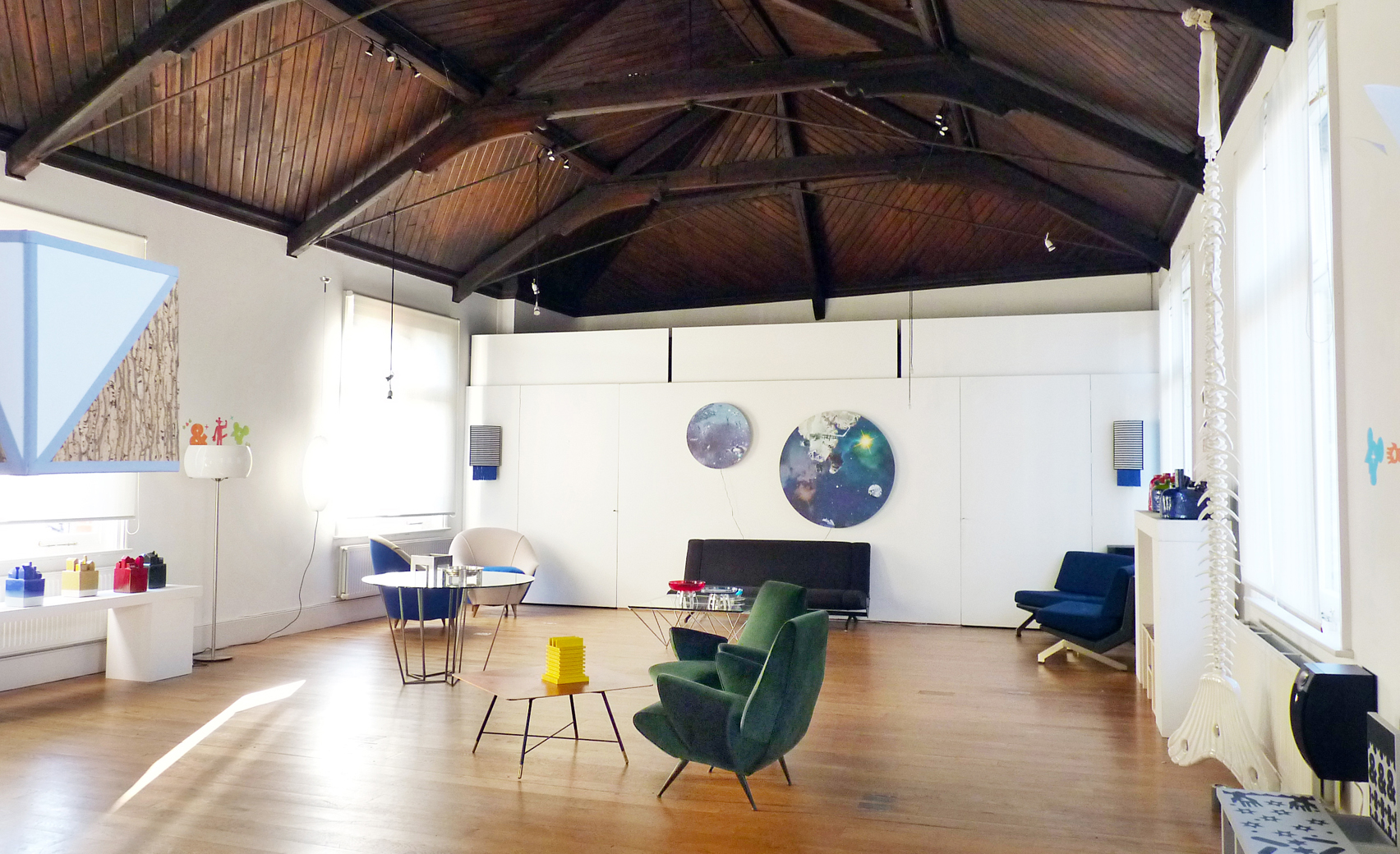 Versatile Hull Room venue with high ceilings for creative meetings and workshops. - Banner