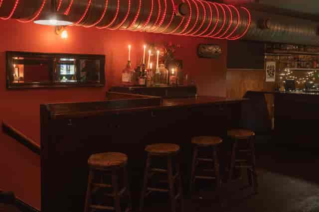 Moody Main Bar at T-Bird for private networking mixers and cocktail hour events.