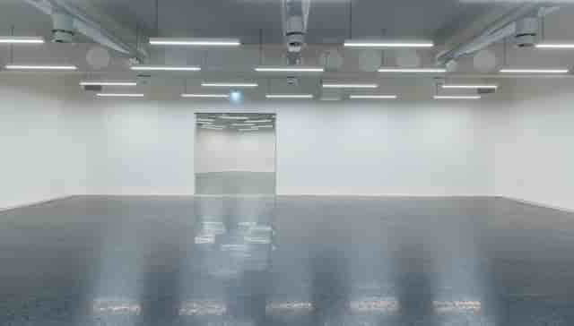 Spacious, well-lit Studio 3 for versatile conferences and workshops.