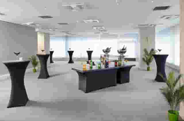 Novotel London West