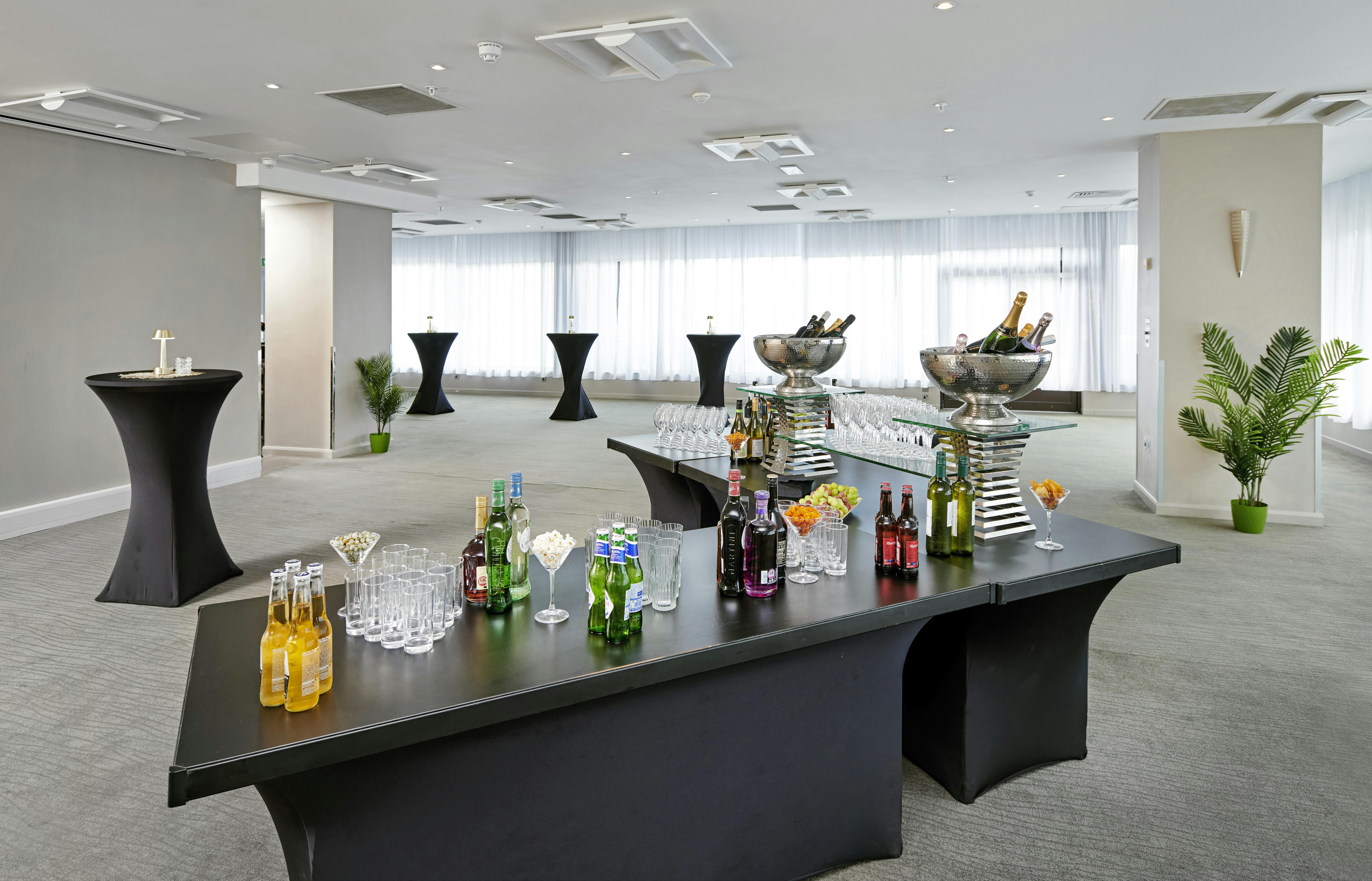 Novotel London West - Cognac Suite image 2
