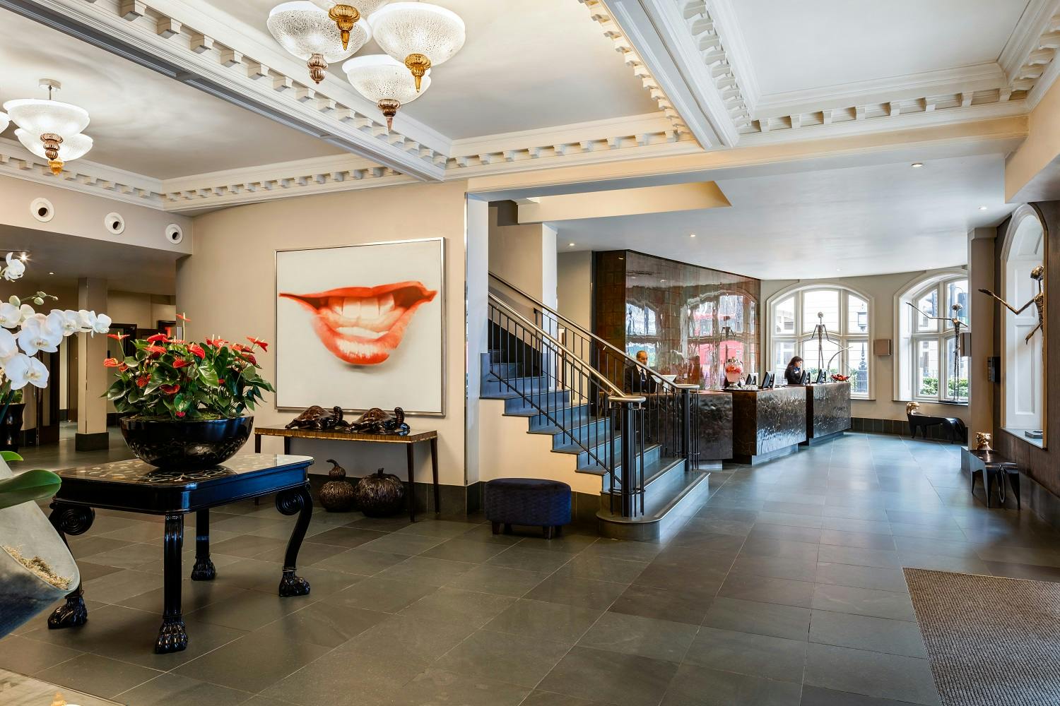 Private Room 4 at Radisson Blu London, elegant decor for events and meetings.