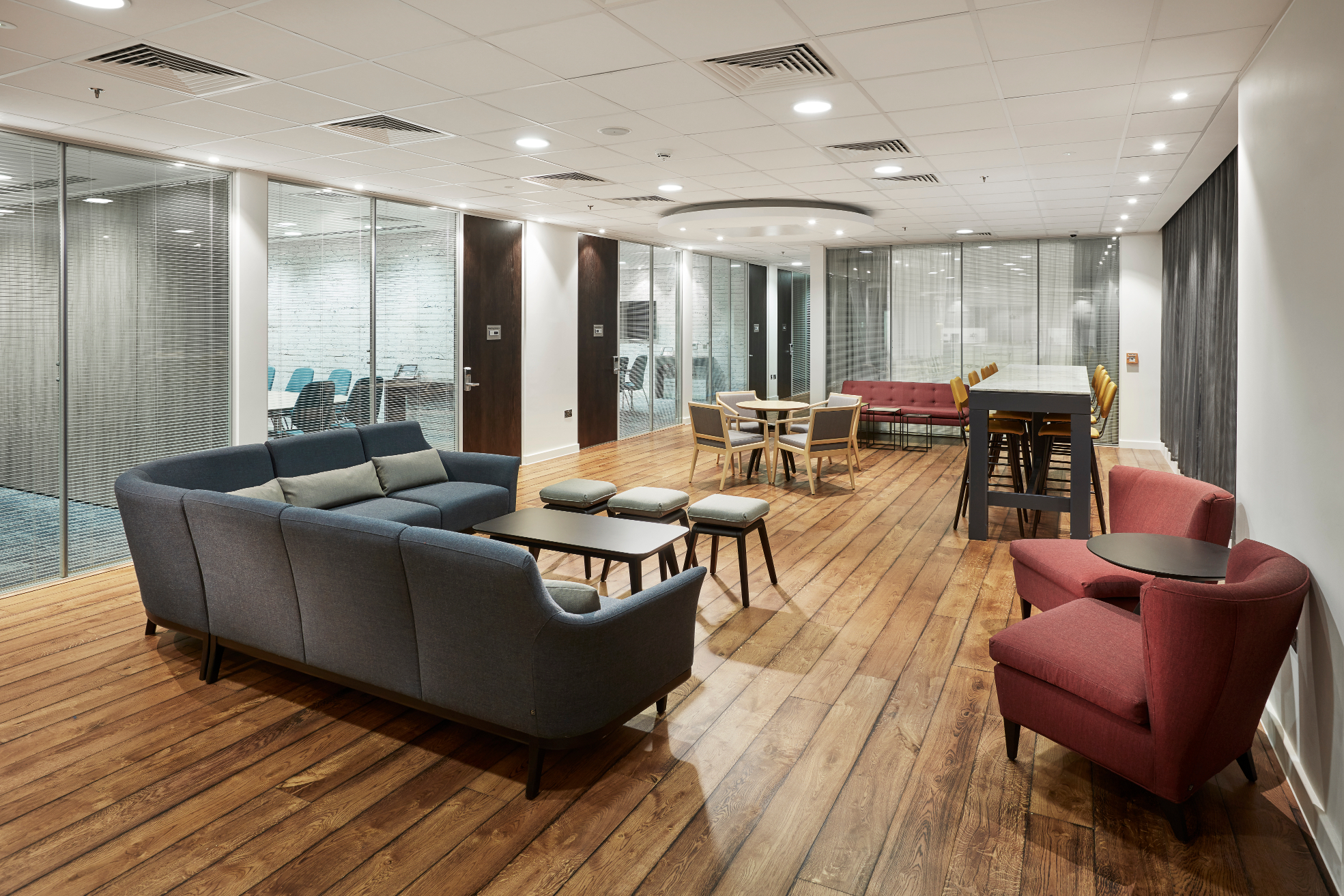 Modern meeting space in Marlin Waterloo with natural light for productive events. - Banner