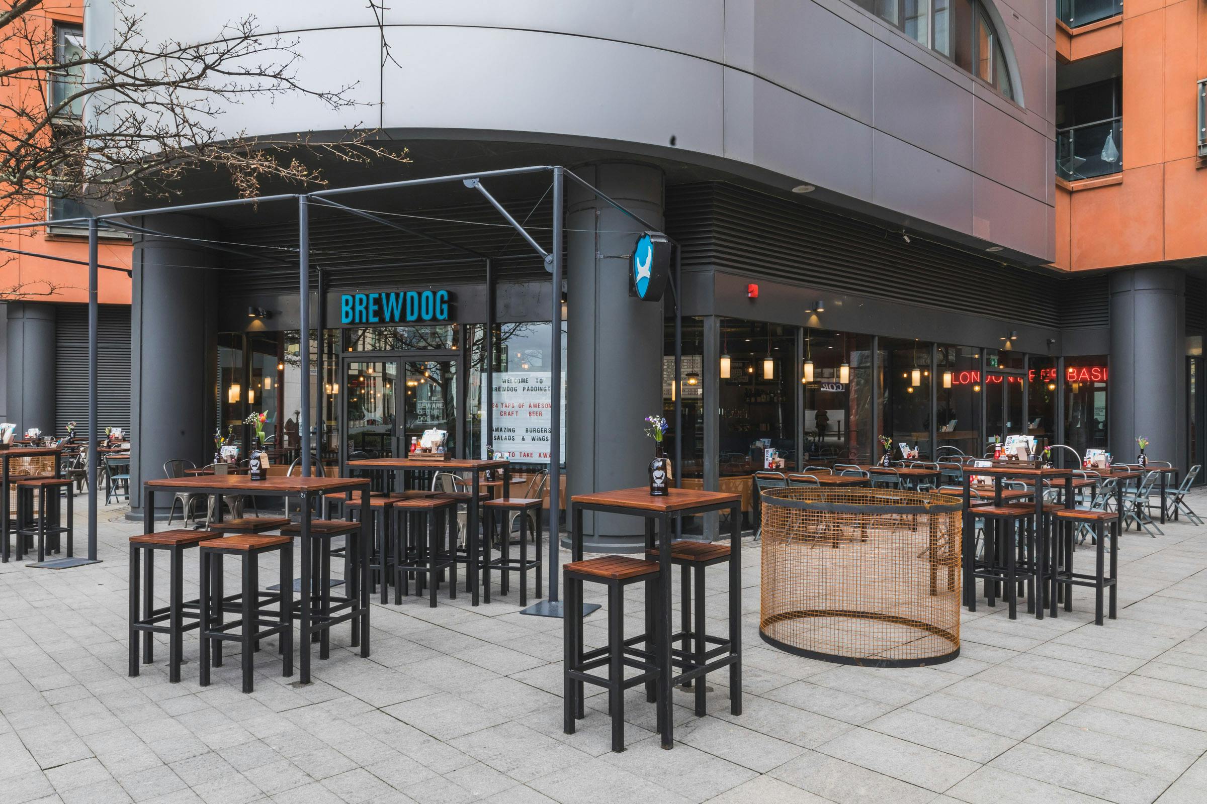 Vibrant outdoor seating at BrewDog Paddington, perfect for casual meetings and events.