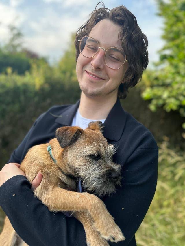 Bring-your-dog-to-work, working as intended.