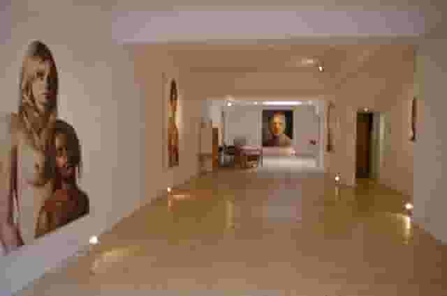 Gallery Different