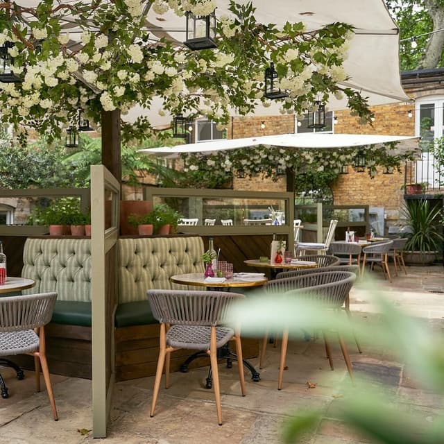 Alberts Private Members Club at Beaufort House Chelsea