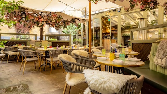 Alberts Private Members Club at Beaufort House Chelsea