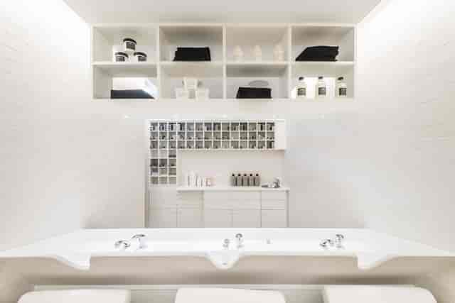 Modern restroom in SALON64, perfect for upscale events and meetings.