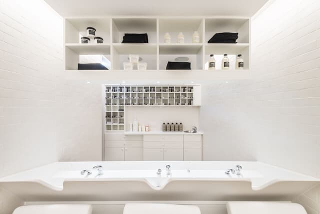 SALON64