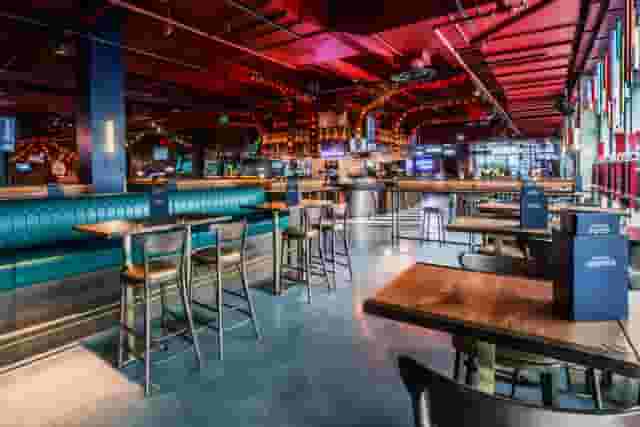 Puttshack White City