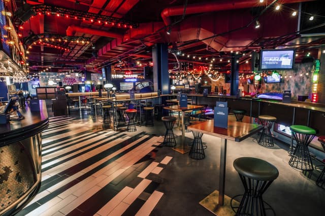 Puttshack White City