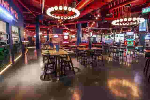 Puttshack White City