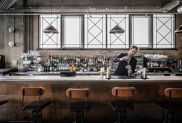 Sleek bar at Bread Street Kitchen, ideal for events and social gatherings.
