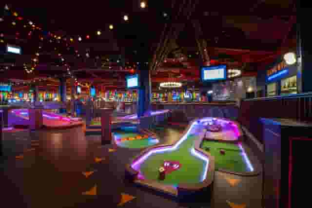 Puttshack White City