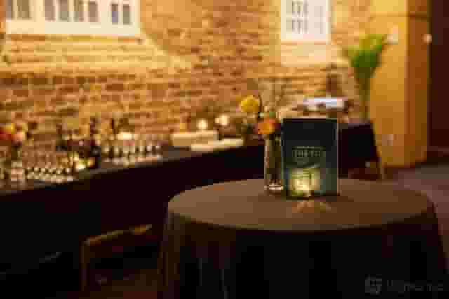PRIVATE BAR