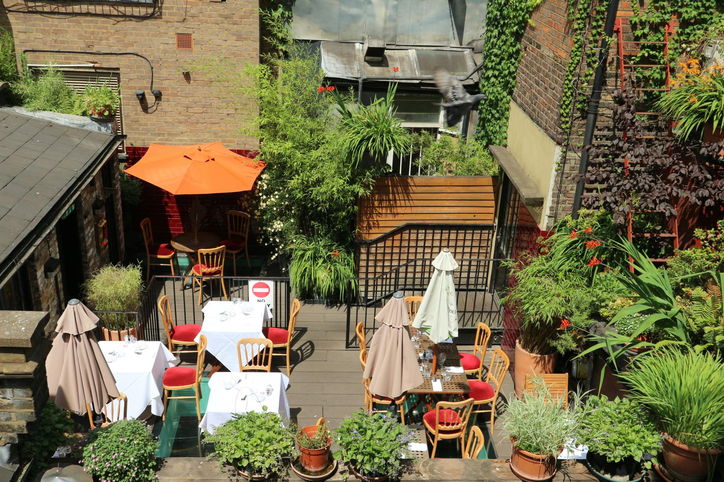 Roof Terrace at The Union Club: charming outdoor dining space for summer events.