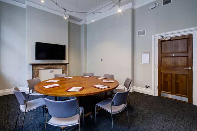Frederick Lanchester in a modern meeting room, ideal for workshops and discussions.