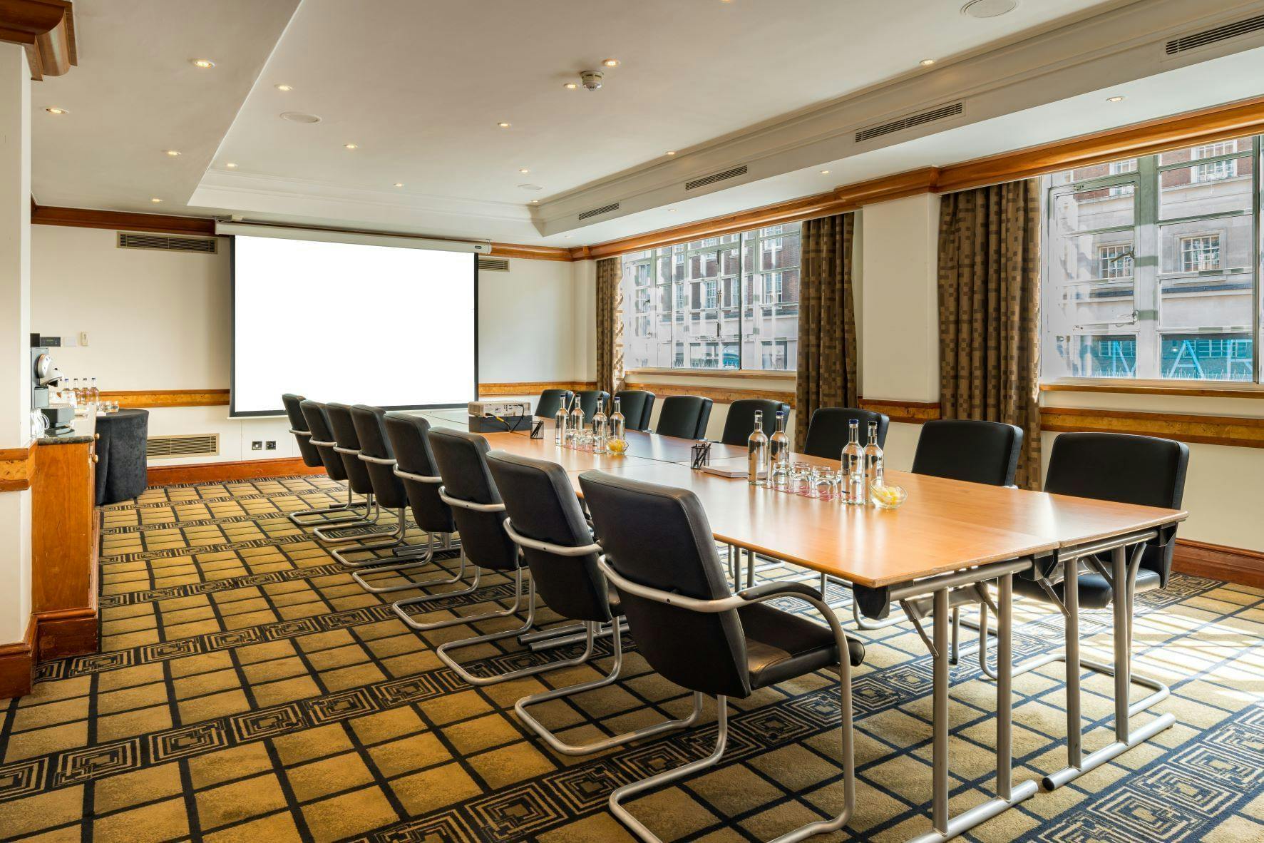 Meeting room at Green Park, Thistle Marble Arch, ideal for corporate events and presentations.