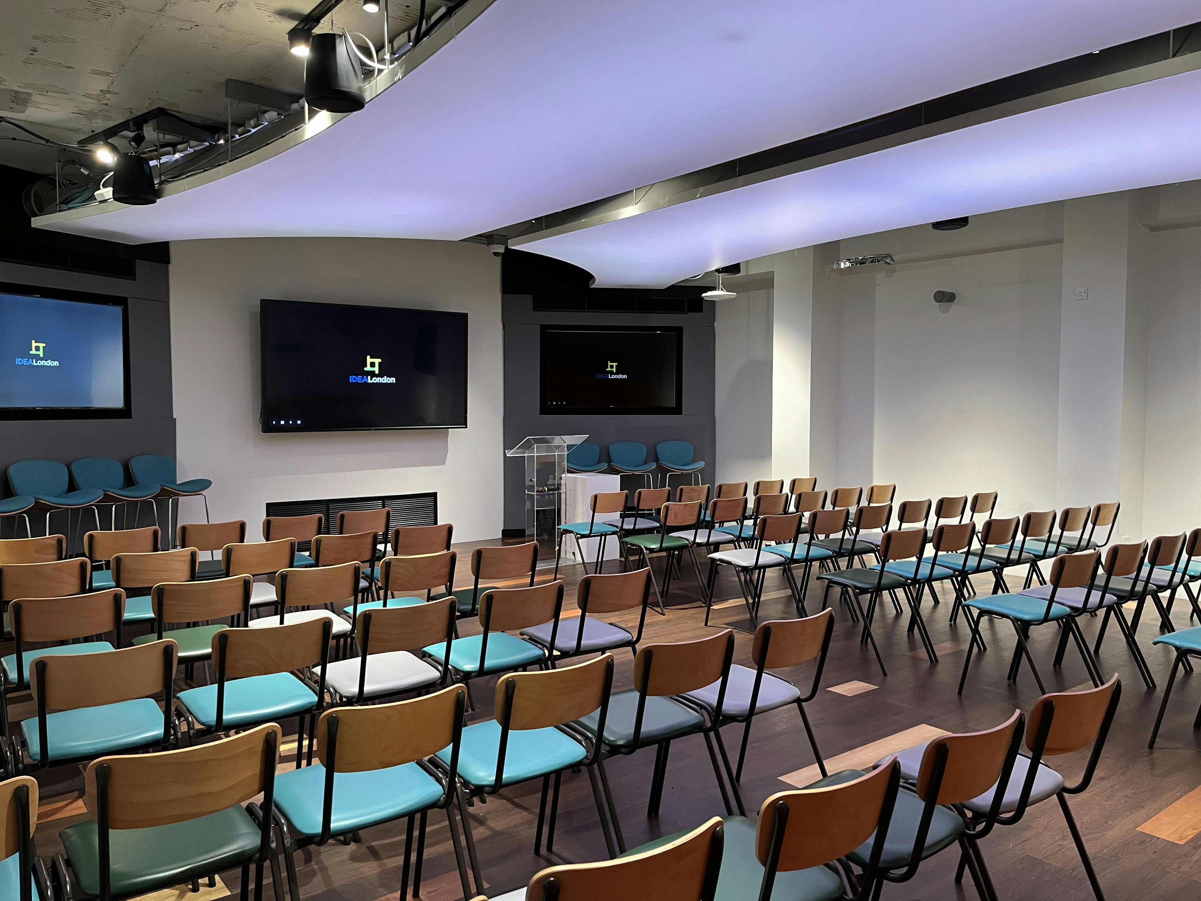 Event space in IDEALondon with modern design, ideal for presentations and meetings.