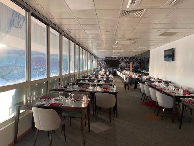Legends Lounge 