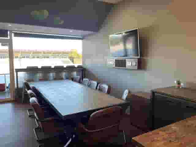 Single Executive Box