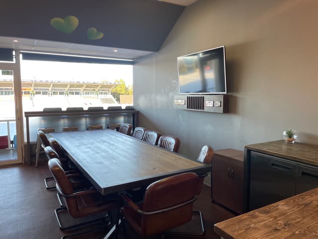 Single Executive Box 