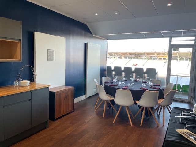 Single Executive Box 