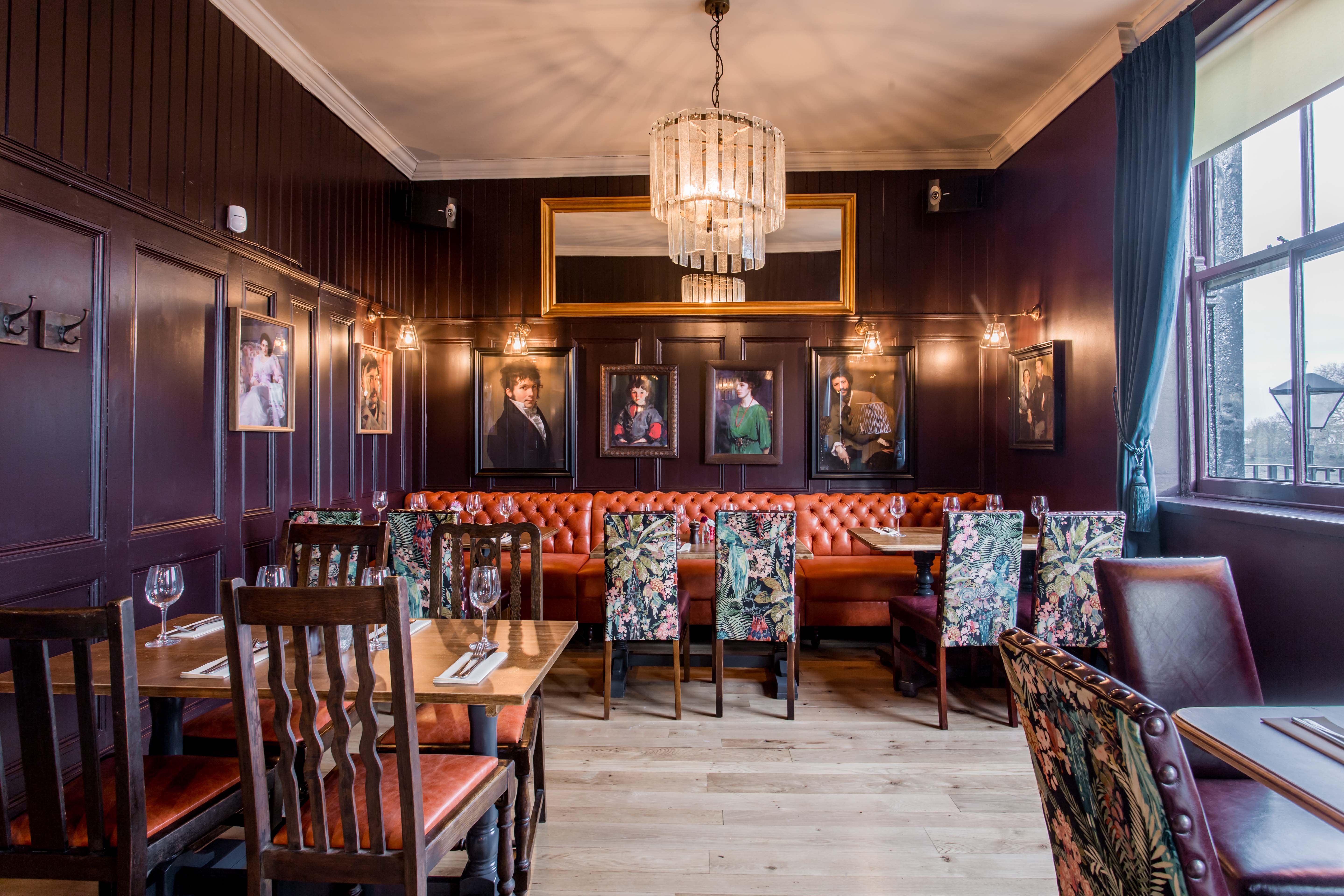 Stylish dining room in Old Ship, perfect for intimate meetings and small events.