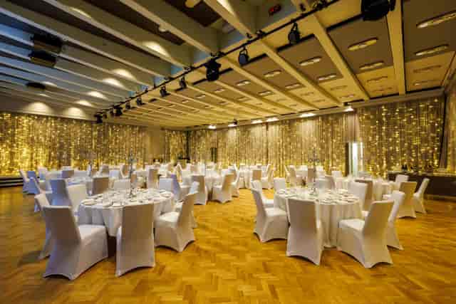 Elegant banquet venue, One Moorgate, draped lighting, event setup