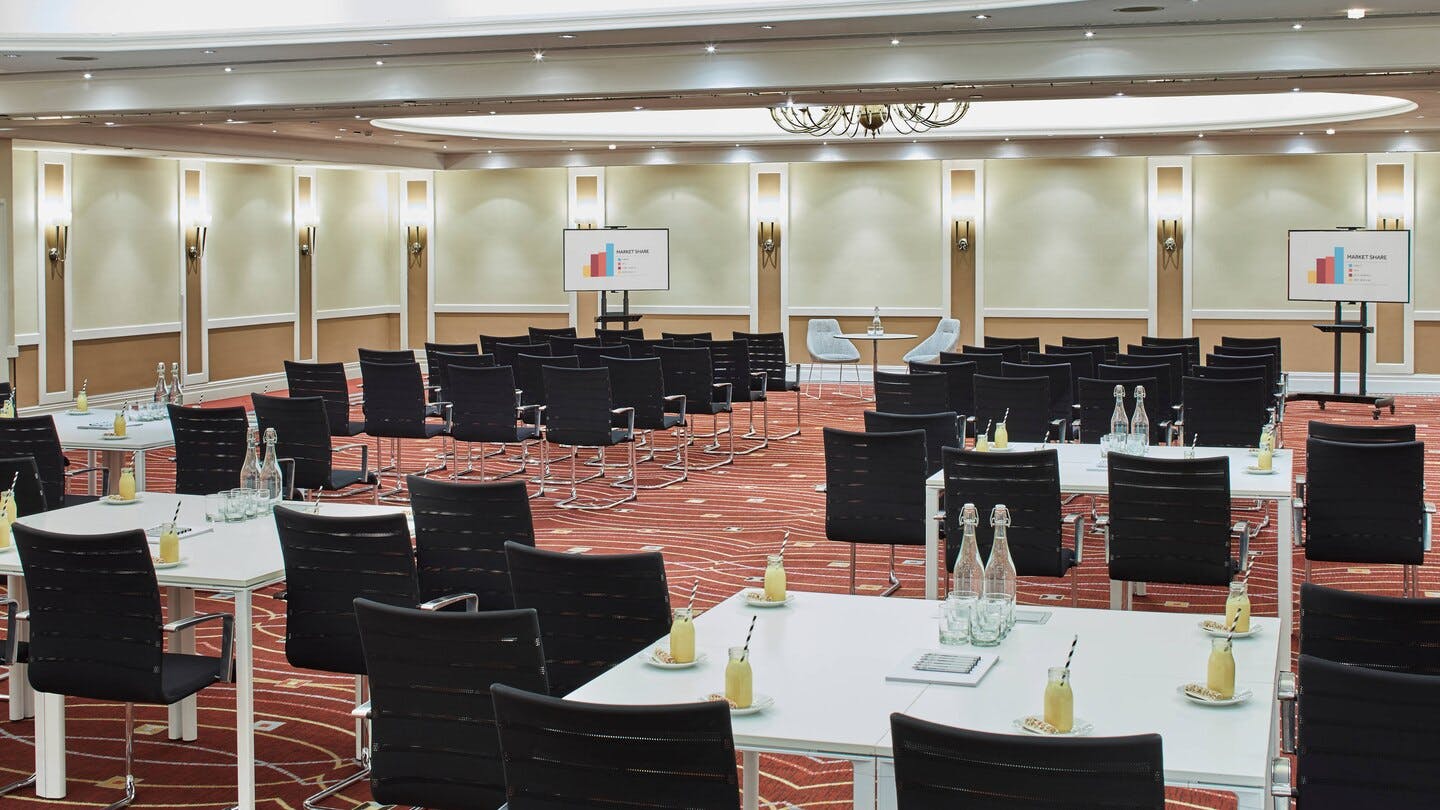 Mary Rose Suite at Portsmouth Marriott, modern meeting space for workshops and presentations.