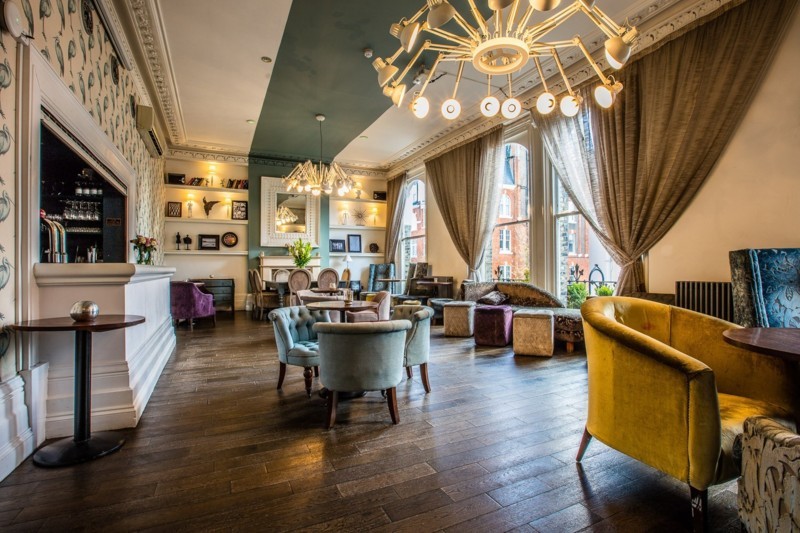 Hollywood Arms - image 1