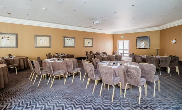 Newbury Suite 2