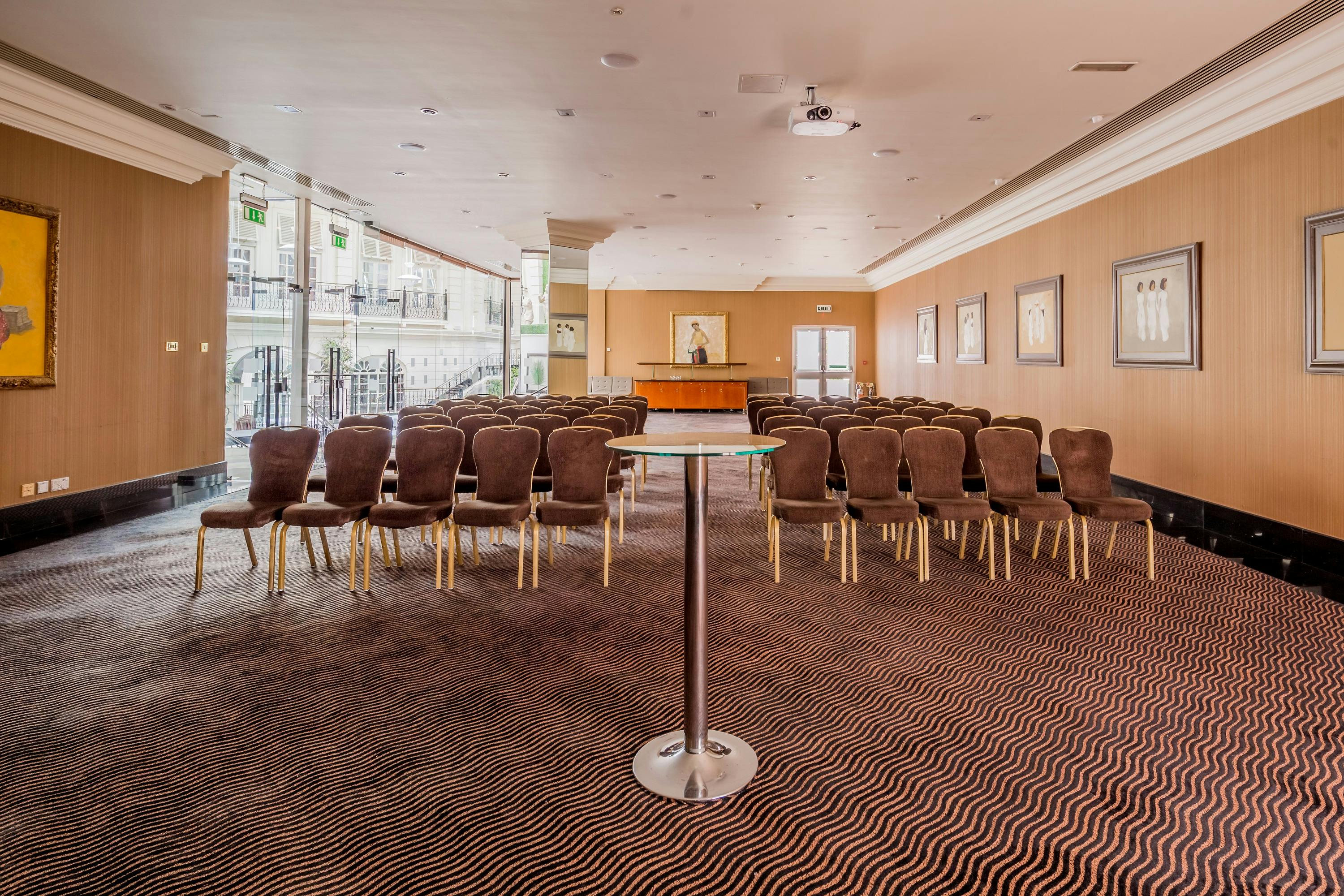 Newbury Suite 2 at Radisson Blu Heathrow, elegant meeting space for workshops and presentations.